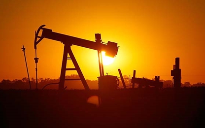 Giá dầu về đáy 1 tuần do sản lượng Mỹ tăng