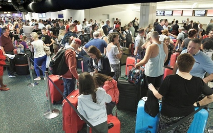 Hệ thống kiểm tra hộ chiếu của hàng loạt sân bay Mỹ trục trặc