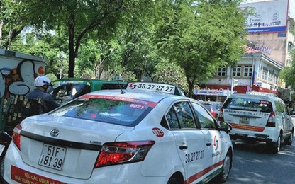 "Đại chiến taxi”, Vinasun kiện Grab: Hãy để tòa án phán quyết!