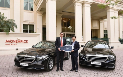Mercedes-Benz Việt Nam giao 2 chiếc E 200 cho KS Movenpick Hà Nội