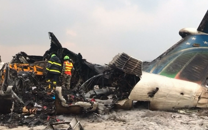 Gần 50 người chết trong vụ máy bay bốc cháy ở Nepal
