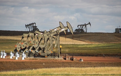 Giá dầu giảm do lo ngại tồn kho Mỹ