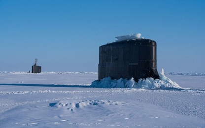 Tàu ngầm hạt nhân Mỹ luyện tập dưới băng ở Bắc Cực