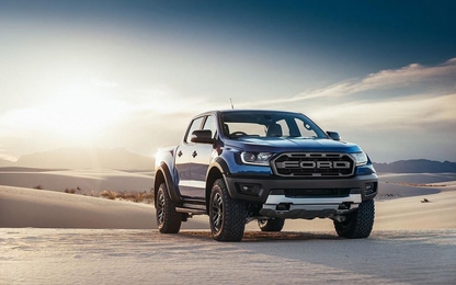 Ford Ranger Raptor phô diễn hiệu năng cực đỉnh trên địa hình sa mạc