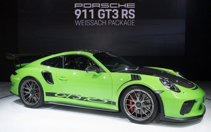 Gói phụ kiện siêu nhẹ của Porsche 911 GT3 RS đắt ngang xe hơi