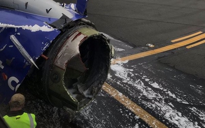 Vì sao hành khách bị hút ra ngoài trong vụ tai nạn máy bay?