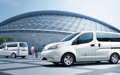 Xe khách Nissan e-NV200 chạy điện chốt giá từ 836 triệu