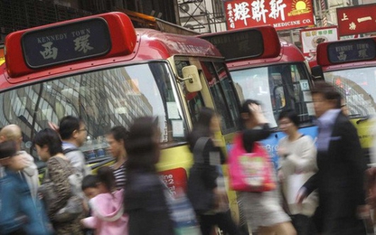 Từ phục vụ bàn thành "vua xe bus" kiêm trùm địa ốc Hồng Kông