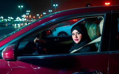 Saudi Arabia chính thức bỏ lệnh cấm nữ giới lái xe
