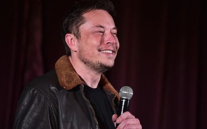 Elon Musk sung sướng khoe vừa thoát cửa tử cùng Tesla