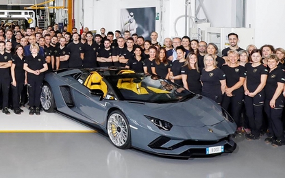 Lamborghini đã xuất xưởng 8.000 xe Aventador và 11.000 xe Huracan
