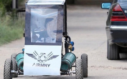 Sinh viên Ai Cập tự thiết kế xe chạy bằng không khí