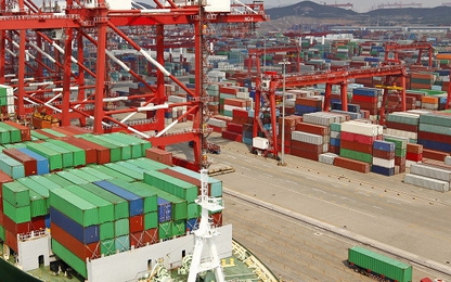 Căng thẳng thương mại Trung - Mỹ tăng cao, kinh tế chững lại