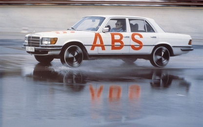 Mercedes-Benz đã ứng dụng hệ thống ABS từ 40 năm trước