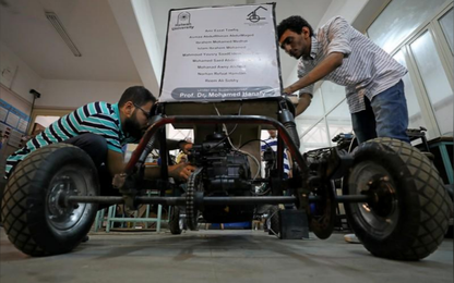 Độc đáo sinh viên Ai Cập chế tạo xe 4 bánh chạy bằng khí nén