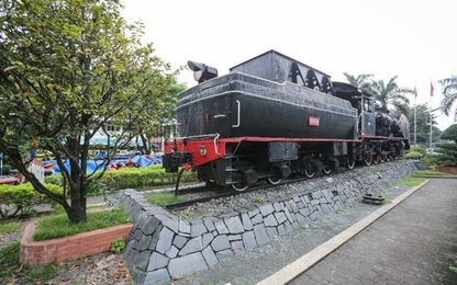 Đường sắt có thêm tàu du lịch đầu máy hơi nước đoạn Huế-Đà Nẵng