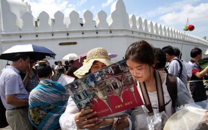 Thái Lan như “ngồi trên lửa” vì lượng du khách Trung Quốc sụt mạnh