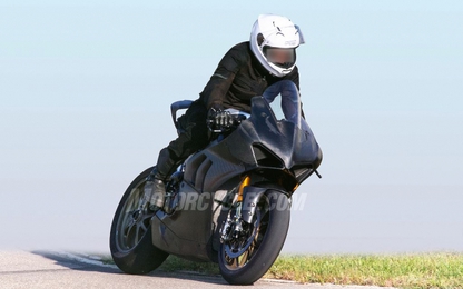 Xe đua Ducati Panigale V4 R khác biệt gì so với bản thương mại?