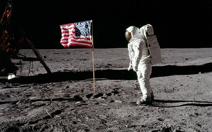 Lá cờ do Apollo 11 cắm trên Mặt Trăng hiện giờ có còn tồn tại?