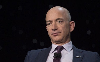 Jeff Bezos vừa thiết lập kỷ lục là người có tài sản giảm nhanh nhất