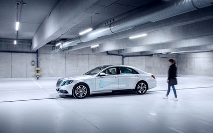 Mercedes-Benz phát triển đèn thông minh dành riêng cho xe tự lái