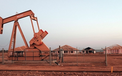Saudi Arabia giảm xuất dầu sang Mỹ, giá dầu tăng mạnh