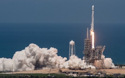SpaceX lần đầu phóng thành công vệ tinh quân sự Mỹ