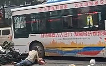 Cướp xe bus lao vào đám đông làm 5 người chết ở Trung Quốc