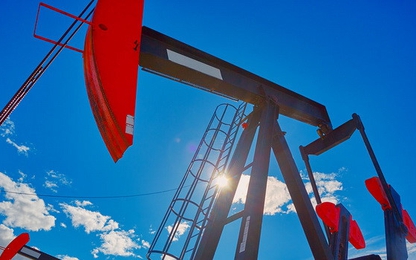 Giá dầu sụt giảm gần 25% trong năm 2018