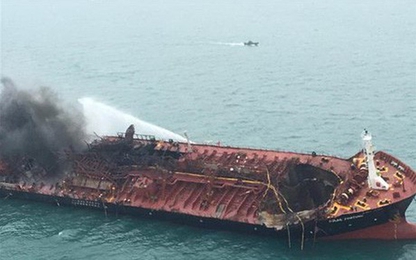 Tin thêm về vụ tàu chở dầu Việt Nam bốc cháy ngoài khơi Hong Kong