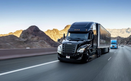 Xuất hiện xe tải đầu kéo Mỹ Freightliner có khả năng tự lái