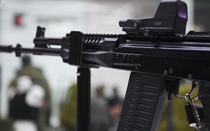 Kalashnikov sắp sản xuất hàng loạt súng máy dùng đạn của NATO