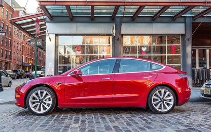 Cuối cùng thì Tesla cũng bắt đầu bán ra chiếc Model 3 có giá rẻ