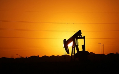 Nguồn cung của Mỹ tăng, giá dầu giảm