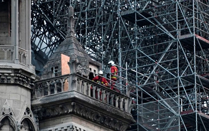 Pháp mở điều tra hình sự về vụ cháy Nhà thờ Đức Bà
