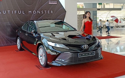 Toyota Camry nhập Thái Lan giá rẻ nhưng ‘lạc’ hàng chục triệu đồng