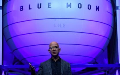 Tỷ phú Jeff Bezos tiết lộ mục tiêu chinh phục mặt trăng năm 2024