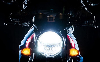 Honda CB400 Super Four hé lộ thiết kế mới