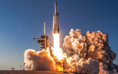 SpaceX phóng thành công tên lửa Falcon Heavy thứ 3