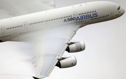 Siêu phản lực A380 bị nứt cánh,hàng không thế giới bị ảnh hưởng