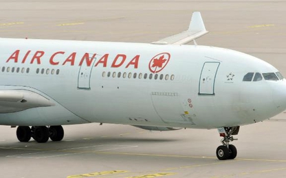 Máy bay Canada hạ cánh khẩn cấp vì nhiễu động, 35 khách bị thương