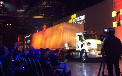 Ông vua đám mây Amazon lại nhận "chuyển" dữ liệu bằng... xe tải?