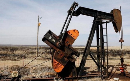 Giá dầu bật tăng mạnh cùng chứng khoán thế giới
