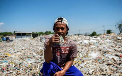 Tạo ra mức thu nhập không tưởng, ngôi làng nghèo coi rác là ‘kho báu’
