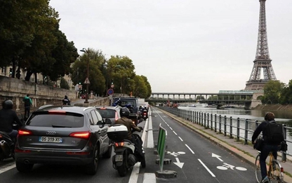 Đình công lớn kỷ lục, đường phố Paris ùn tắc hơn 380 km