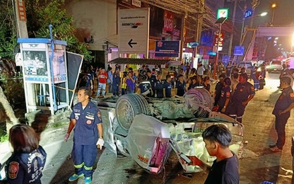 Xe bán tải gặp nạn, 17 sinh viên thiệt mạng