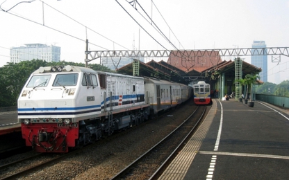 Indonesia phát triển đầu máy xe lửa chạy bằng dầu cọ