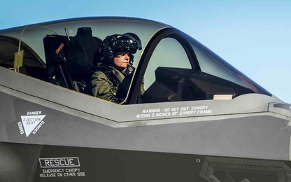 Mỹ sửa được lỗi trên mũ bay 400.000 USD của F-35