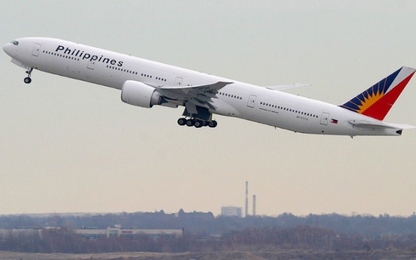 Máy bay Boeing 777 gặp sự cố bốc cháy động cơ ở Los Angeles (Mỹ)