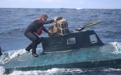 Tây Ban Nha bắt tàu ngầm chở hơn 3 tấn cocaine